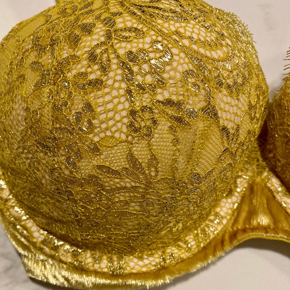 Victoria’s Secret Very Sexy Lace Push Up Bra 32DD - Picture 6 of 6